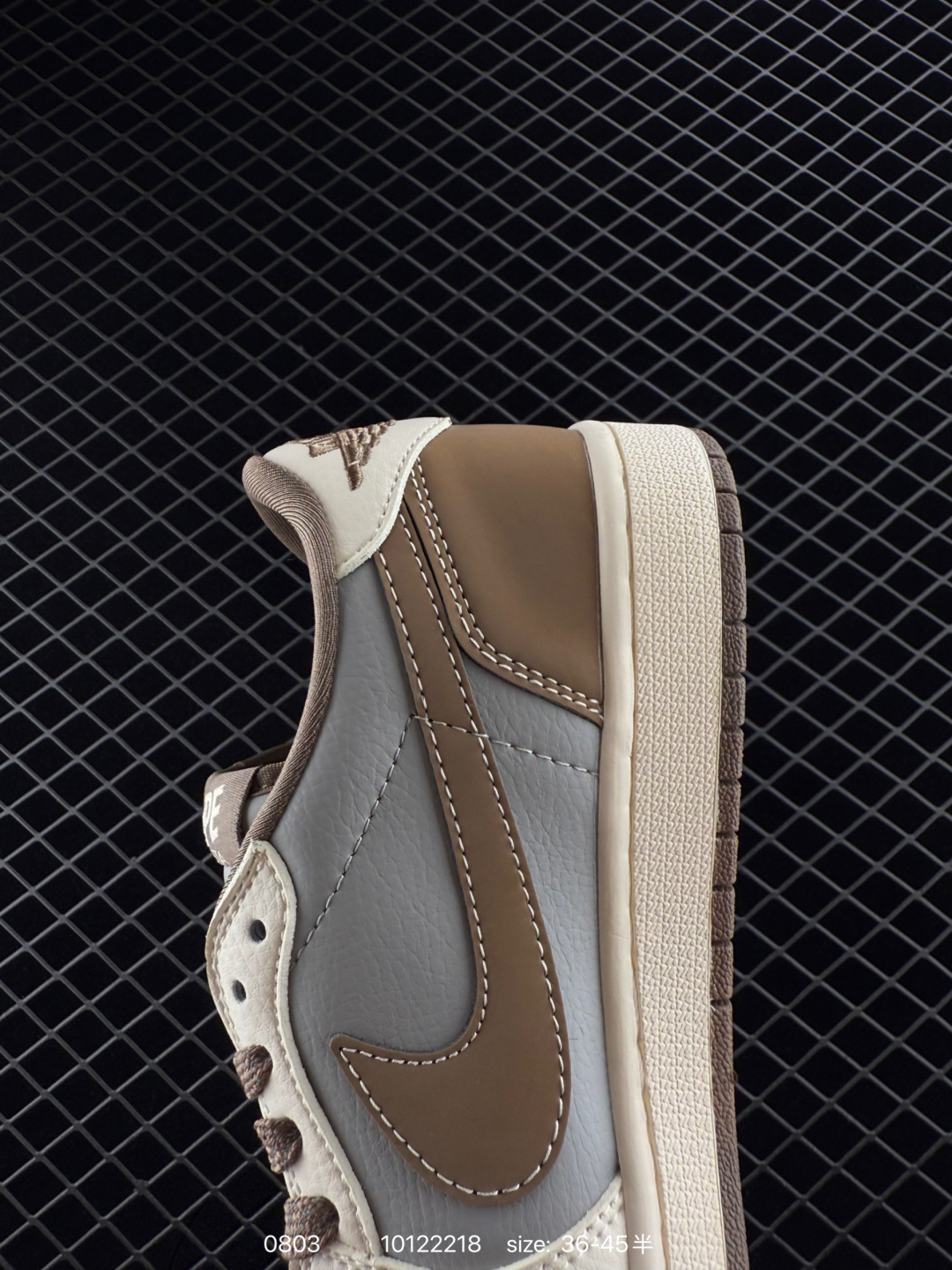 Travis Scott x Air Jordan 1 ” Reverse Mocha “